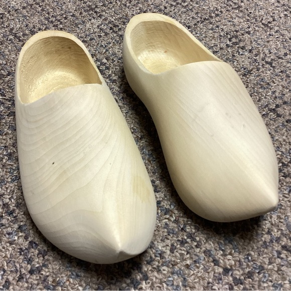 Vintage Kids Wooden Clogs by the Wooden Shoe Factory Holland, Michigan * Kids 11 - Picture 1 of 8